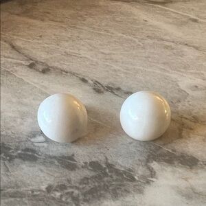 Elegant White clip earrings